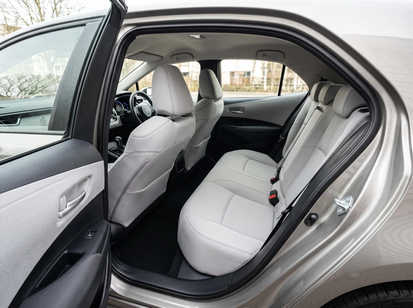 Toyota Corolla 1.8 Hybrid Comfort, fotografija 4